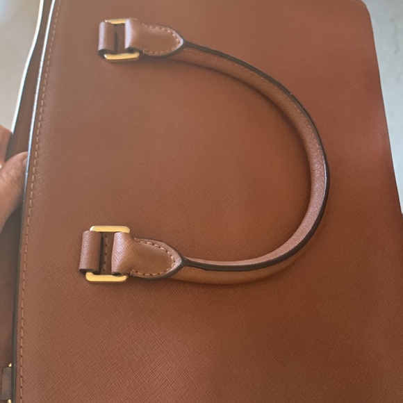 MICHAEL KORS: Selma Large Leather bag. Rich brown w gold trimmings. CODED - Picture 4 of 11